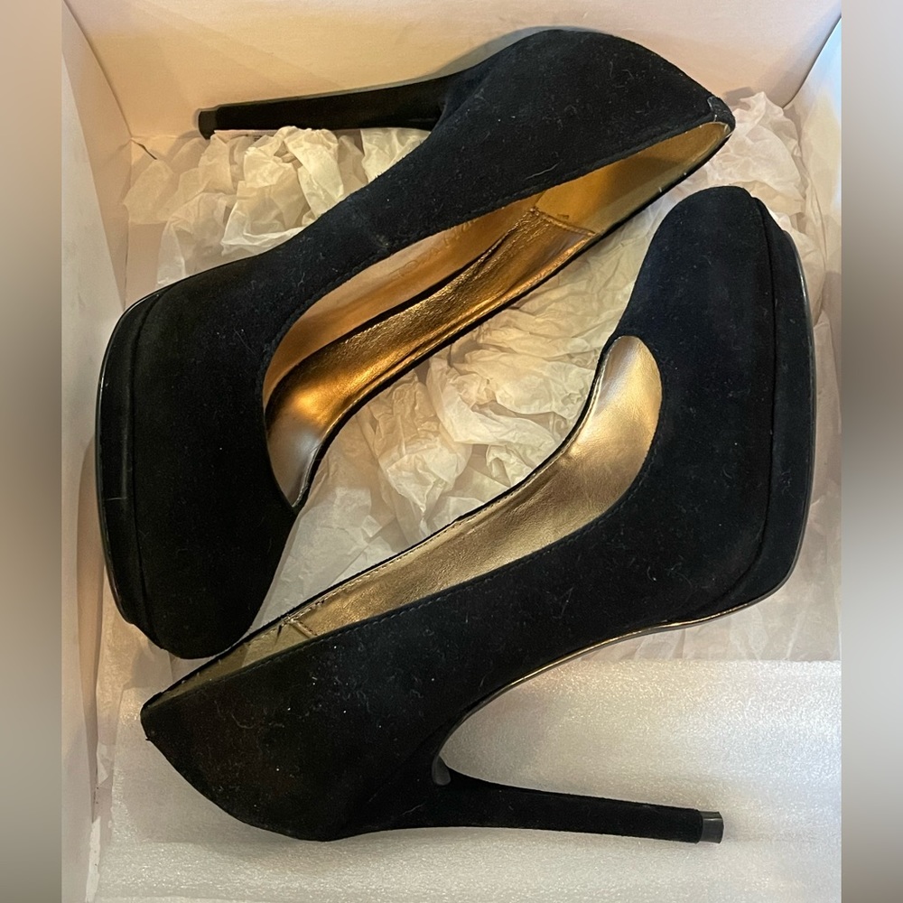 Suede black heels
